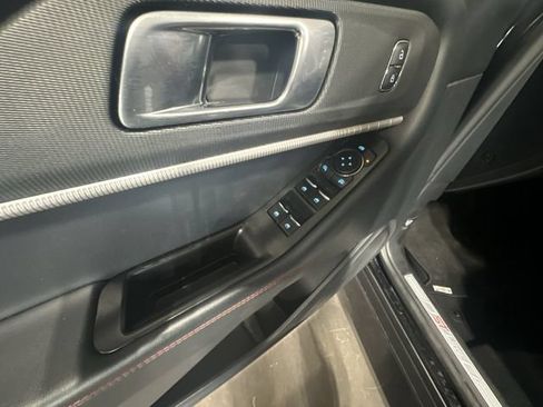 Certified 2025 Ford Explorer ST-Line w/ ST-Line Street Pack AWD/4WD image 19