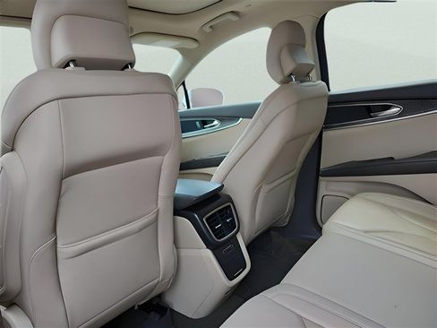 Used 2019 Lincoln Nautilus Select AWD/4WD image 10
