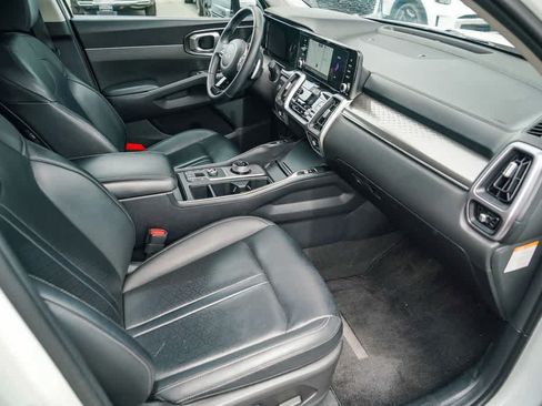 Certified 2023 Kia Sorento EX w/ Panoramic Sunroof Package FWD image 15