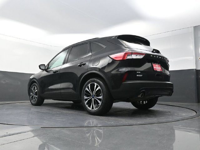Used 2021 Ford Escape SE w/ SE Sport Appearance Package FWD image 35