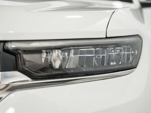 Certified 2023 Jeep Grand Cherokee Limited AWD/4WD image 15