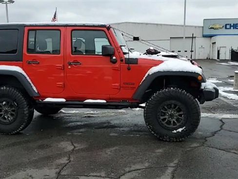 Used 2018 Jeep Wrangler Unlimited Sport image 9