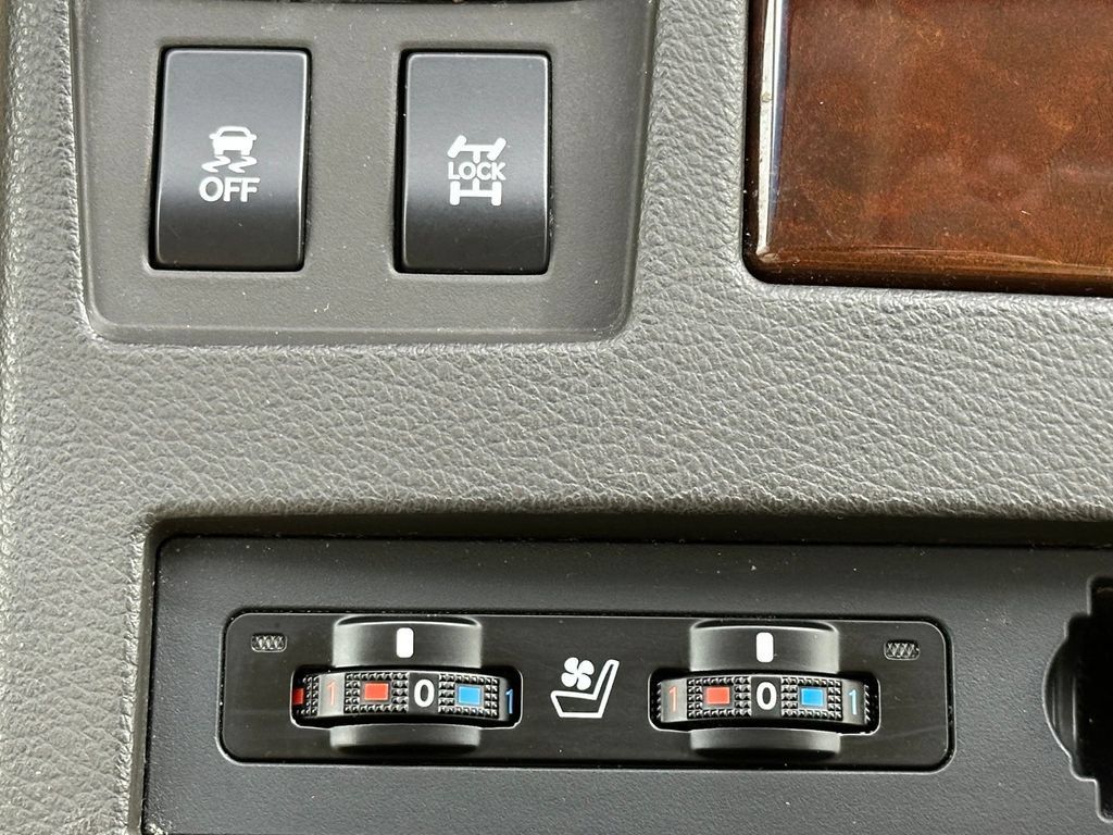 Used 2013 Lexus RX 350 AWD w/ Premium Pkg image 27