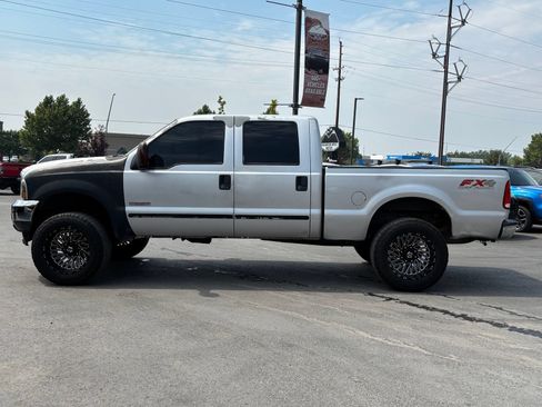 Used 2003 Ford F250 XLT AWD/4WD image 8