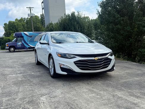 Used 2021 Chevrolet Malibu LT FWD image 35