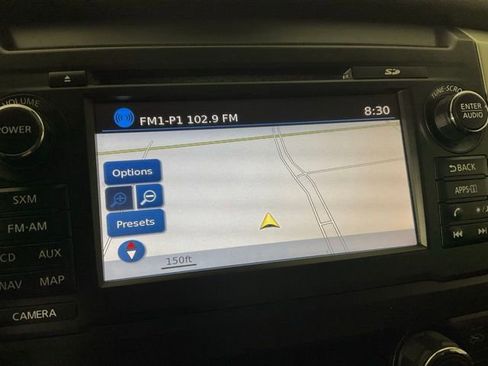 Used 2018 Nissan Titan SV w/ SV Convenience Package image 12