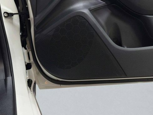 Used 2024 Subaru Crosstrek 2.0i Premium image 40