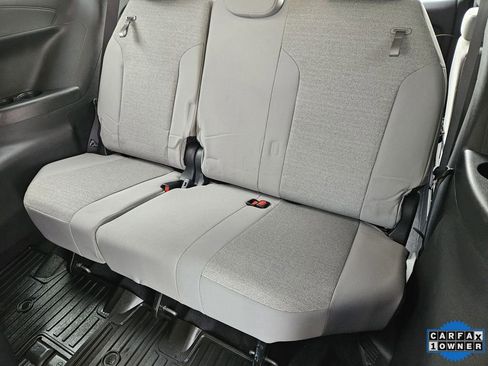Used 2026 Toyota Sienna LE image 28