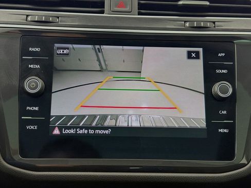 Certified 2023 Volkswagen Tiguan SE w/ Panoramic Sunroof Package image 14