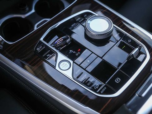 New 2026 BMW X7 M60i AWD/4WD image 17