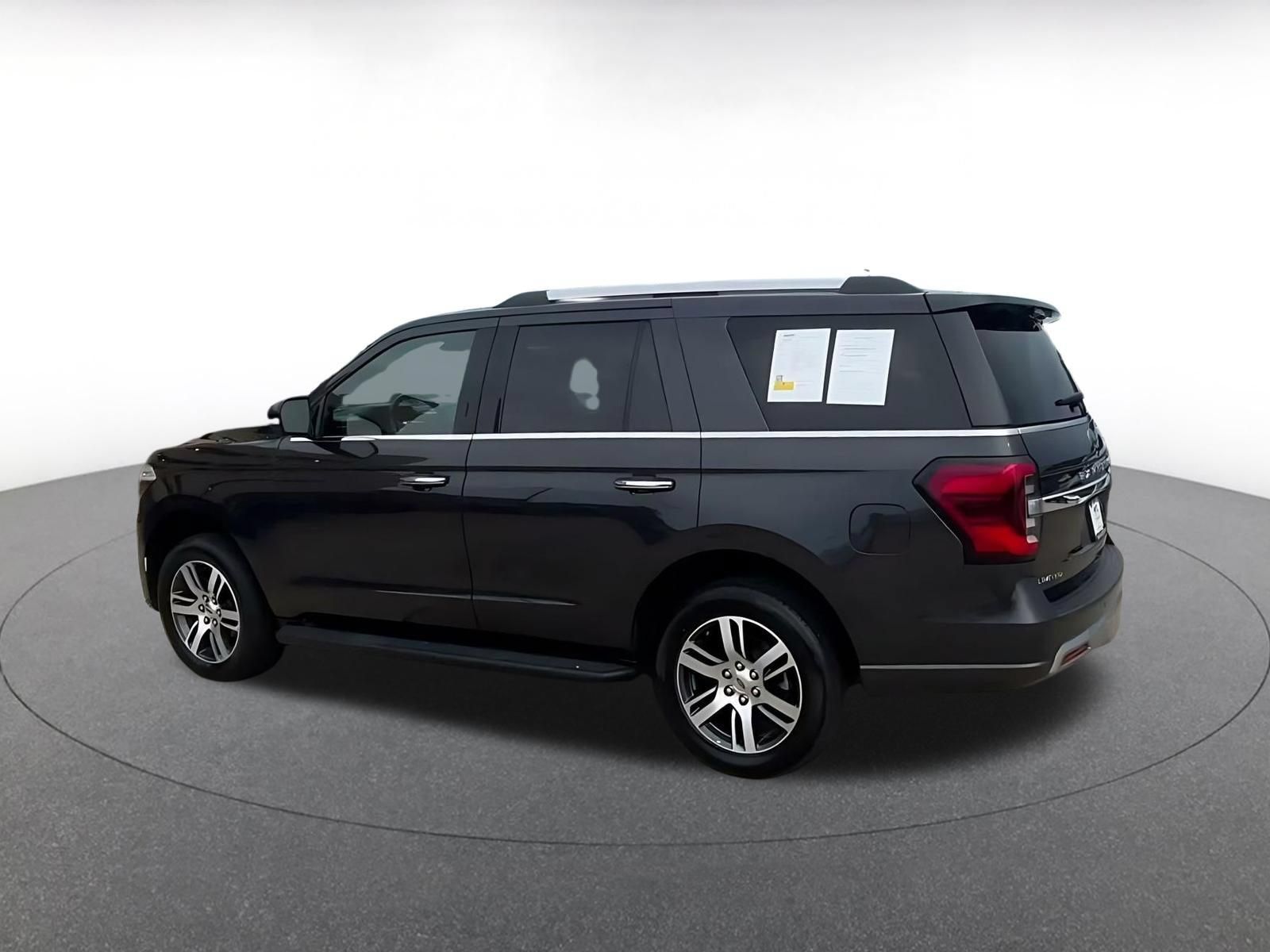 Used 2024 Ford Expedition Limited AWD/4WD image 9
