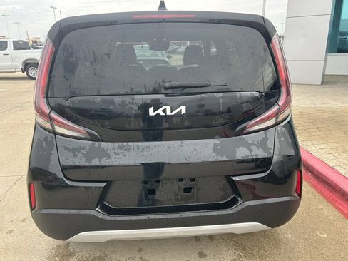 Used 2023 Kia Soul S image 9