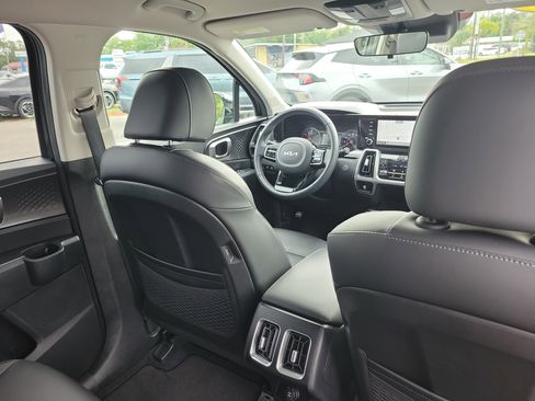 Certified 2023 Kia Sorento S FWD image 13