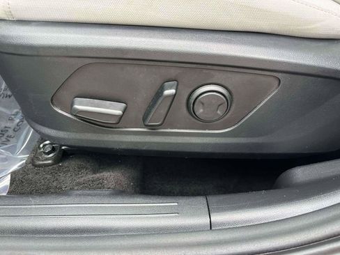 Used 2025 Hyundai Tucson SEL FWD image 16