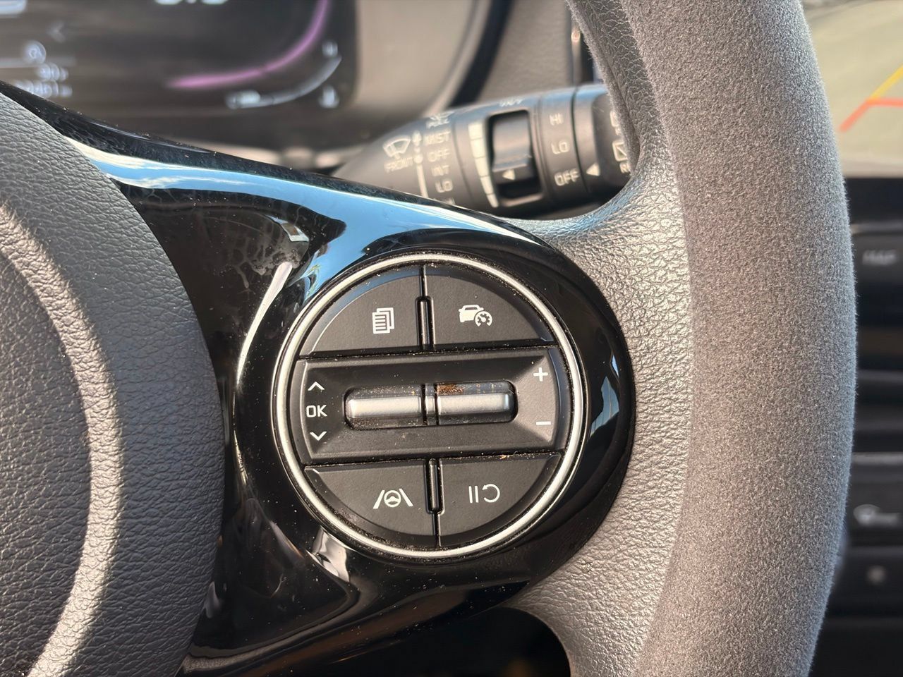 Used 2023 Kia Soul S FWD image 29