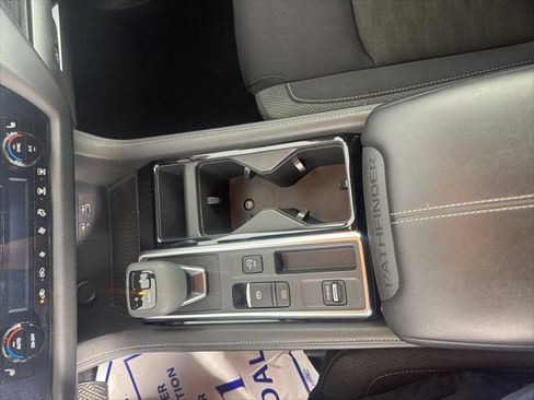 Used 2024 Nissan Pathfinder SV image 20