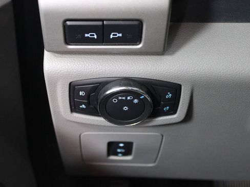 Used 2016 Ford F150 Lariat image 26