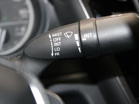 Used 2018 Toyota Camry SE FWD image 20