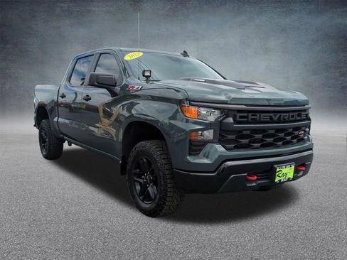 Used 2025 Chevrolet Silverado 1500 Custom Trail Boss AWD/4WD image 3