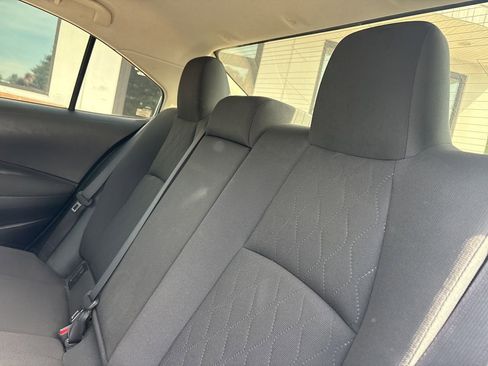Used 2020 Toyota Corolla LE FWD image 5