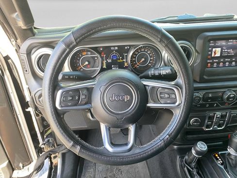 Used 2021 Jeep Wrangler Unlimited Sahara AWD/4WD image 12