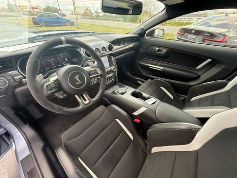 Used 2022 Ford Mustang Shelby GT500 w/ Carbon Fiber Track Pack image 14