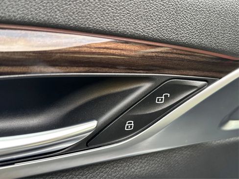 Used 2019 BMW 540i xDrive image 40