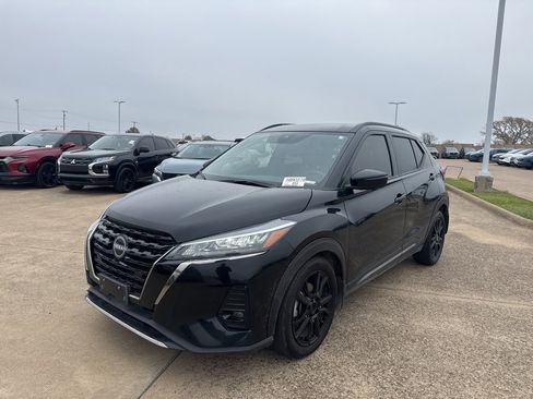 Certified 2023 Nissan Kicks SR w/ SR Premium Package image 3