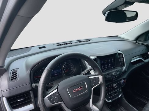Used 2023 GMC Terrain SLE w/ Driver Convenience Package FWD image 9