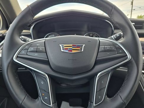 Used 2025 Cadillac XT5 Luxury AWD/4WD image 23
