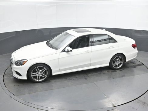 Used 2016 Mercedes-Benz E 350 4MATIC Sedan image 34