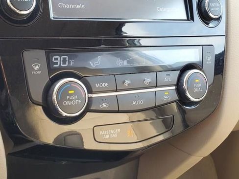 Used 2014 Nissan Rogue SL w/ SL Premium Package image 32