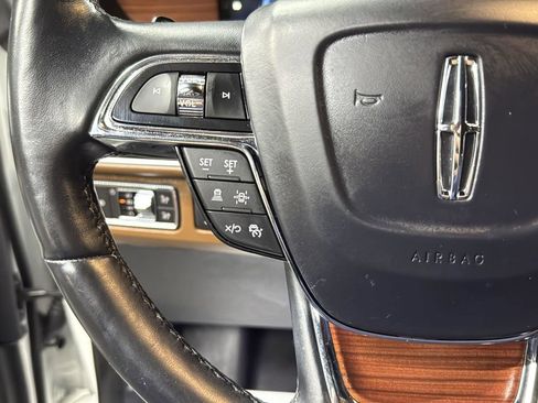 Used 2023 Lincoln Navigator Reserve image 17