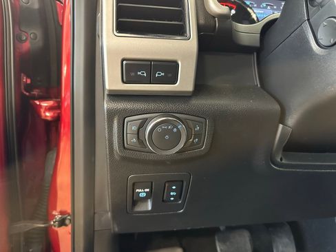 Used 2018 Ford F150 Lariat w/ Equipment Group 502A Luxury image 24