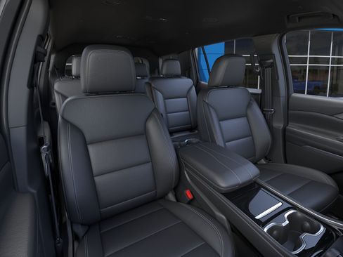 New 2027 Chevrolet Traverse LT w/ Midnight/Sport Edition FWD image 17