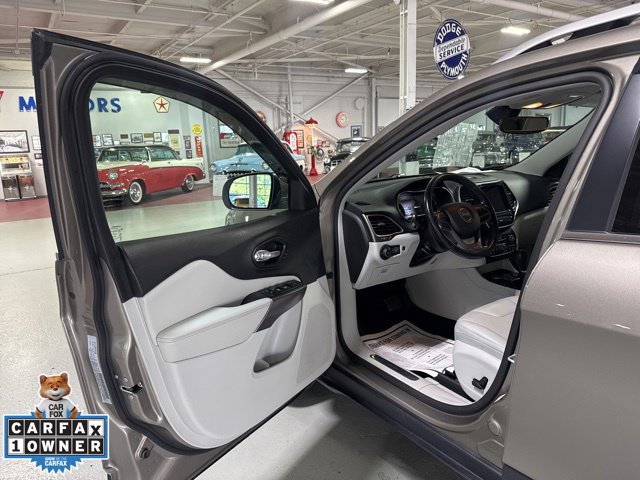 Used 2020 Jeep Cherokee Limited AWD/4WD image 14