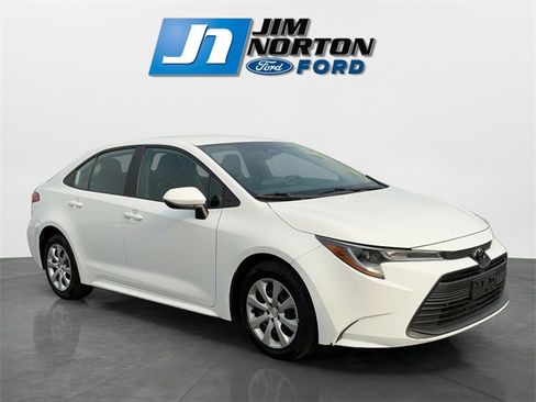 Used 2024 Toyota Corolla LE image 1