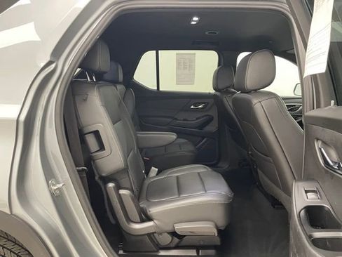 Certified 2023 Chevrolet Traverse LT w/ Midnight/Sport Edition image 15