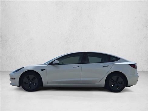 Used 2023 Tesla Model 3 Standard Range RWD image 9