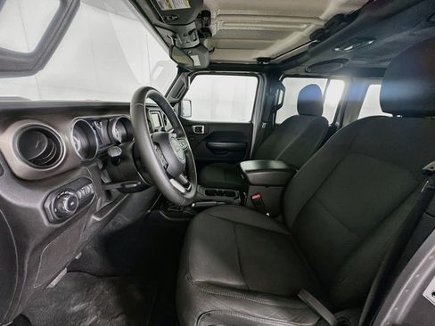 Used 2019 Jeep Wrangler Unlimited Sport S AWD/4WD image 13