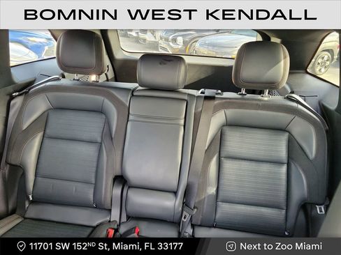 Used 2024 Lincoln Nautilus Reserve w/ Equipment Group 202A image 10