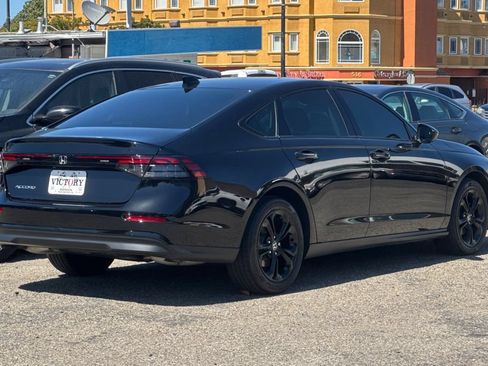 Used 2025 Honda Accord SE image 5
