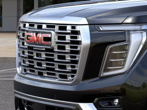New 2026 GMC Yukon Denali AWD/4WD image 15