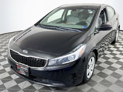 Used 2017 Kia Forte LX FWD image 3
