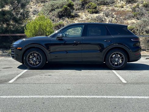 New 2025 Porsche Cayenne image 2