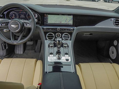 Used 2024 Bentley Continental GT image 40