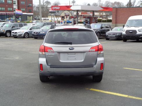 Used 2010 Subaru Outback 2.5i Premium image 13