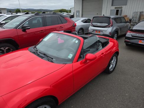 Used 2006 MAZDA MX-5 Miata Touring RWD image 15