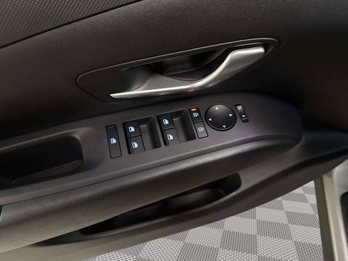 Certified 2025 Hyundai Tucson SE AWD/4WD image 19