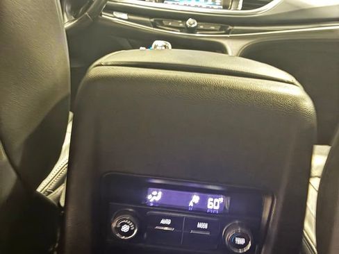 Used 2019 Buick Enclave Essence FWD image 33